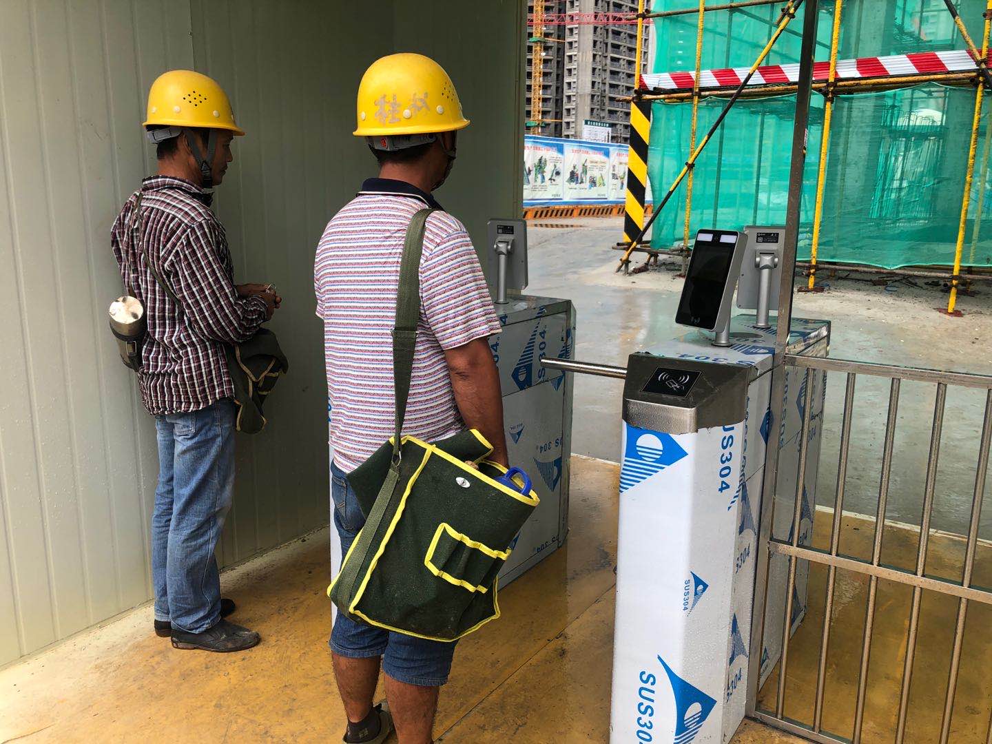 能和汕头住建局对接的工地实名制考勤闸机