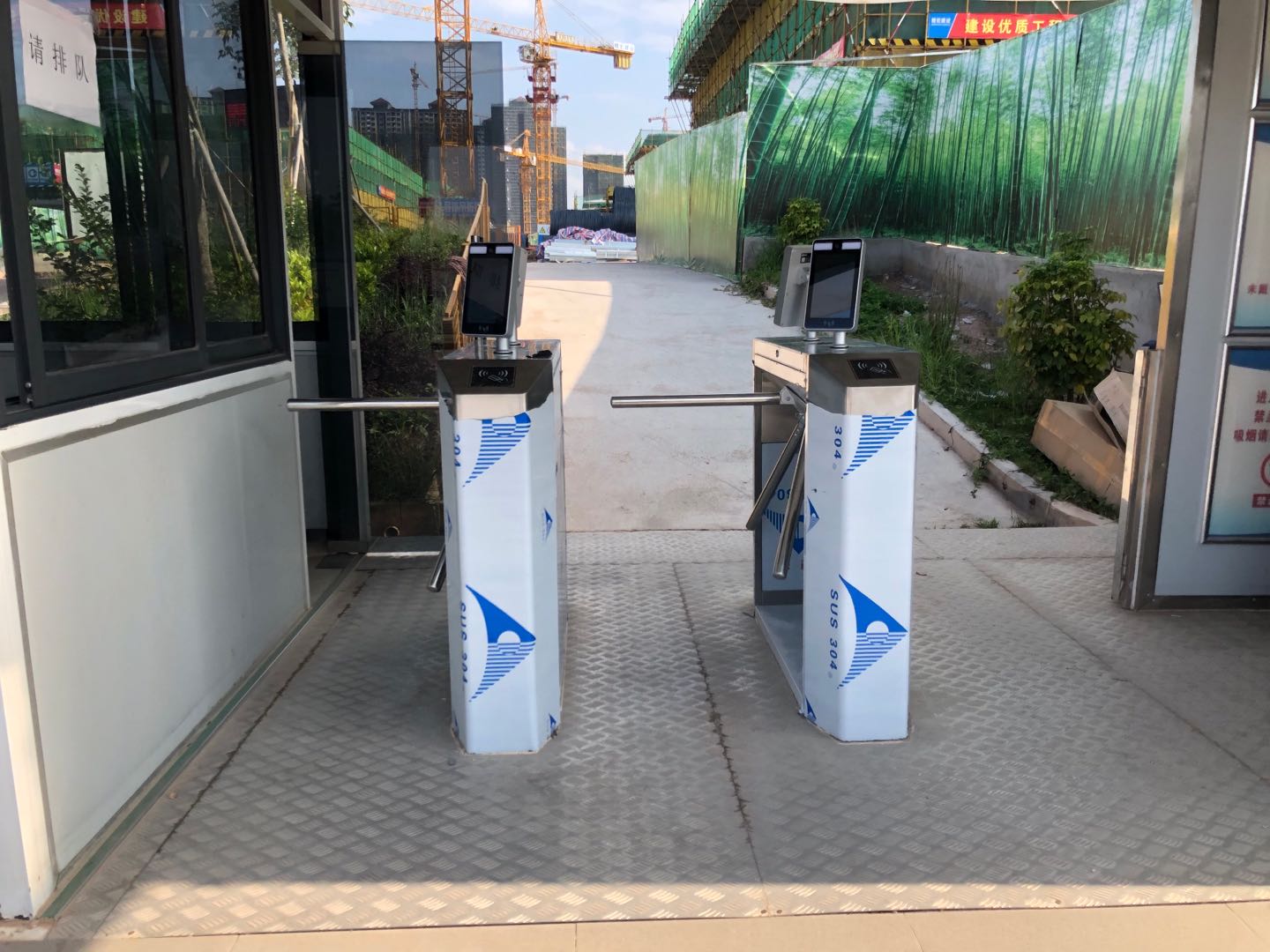 用工实名制通道三辊闸安装厂家